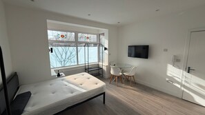 Fer et planche à repasser, Wi-Fi