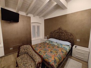 2 室のベッドルーム、アイロン / アイロン台、WiFi (無料)、ベッドシーツ