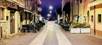 Cozy house in marvelous historic center of Lazise, just steps from the lake.