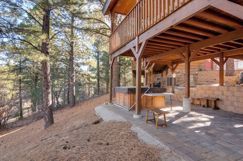 Woodsy Alton Couple's Retreat Near Bryce Canyon