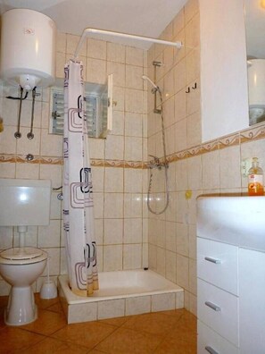 Hair dryer, towels - Studio Apartment Close to Beach (Mastrinka)