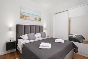 WiFi, bed sheets - Two Bedroom Apartment (Kaštel Sućurac)