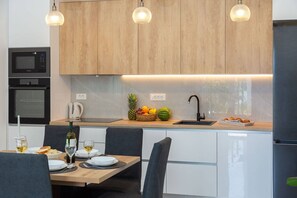 Microwave, oven, stovetop, dishwasher - Two Bedroom Apartment (Kaštel Sućurac)