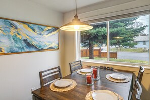 House (2 Bedrooms) | Interior - 3 Mi to Coeur D'alene Lake! Cozy Mtn-town Getaway (Coeur d'Alene)