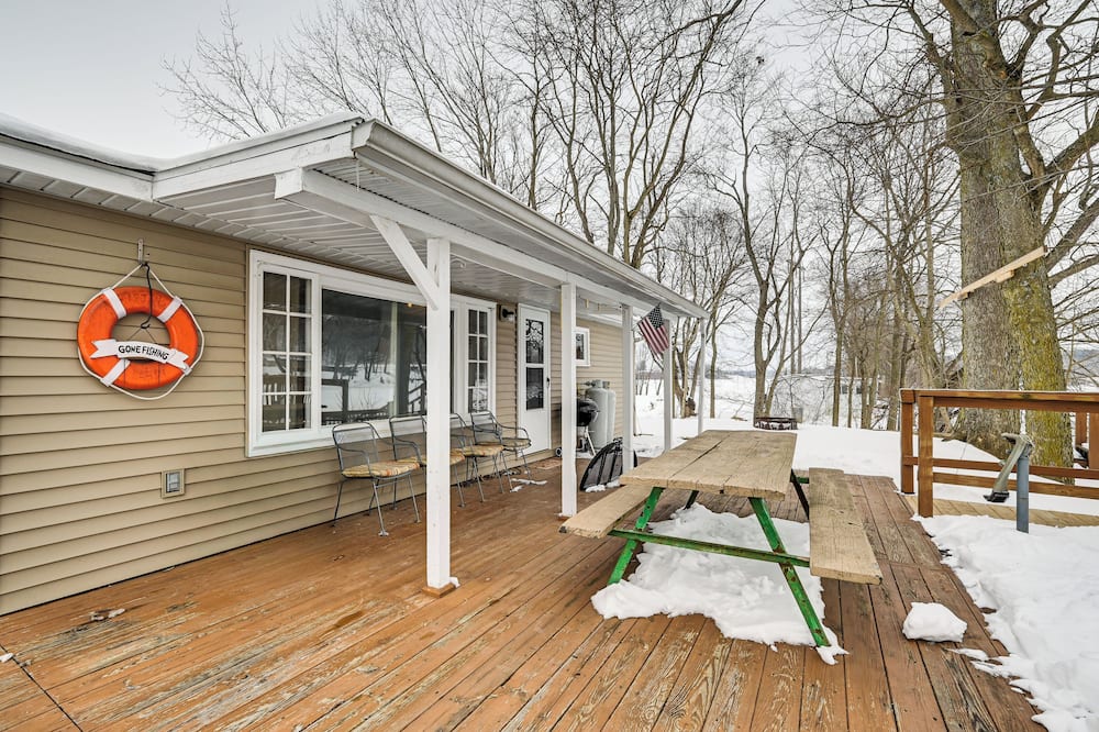 Deck & Fire Pit! Muskingum Fishing Cabin - Wortley, OH