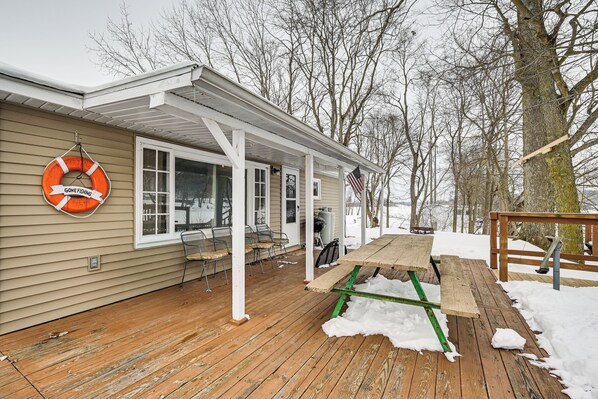 House (3 Bedrooms) | Front of property - Deck & Fire Pit! Muskingum Fishing Cabin (Dresden)