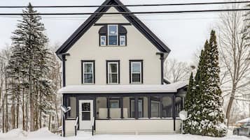 Apartment (2 Bedrooms) | Front of property