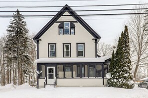 Apartment (2 Bedrooms) | Front of property - 1 Mi to Main Street! Cozy Concord Apartment (Concord)