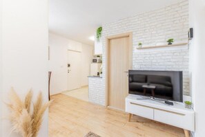 Unclassified image, 4 of 31, button - One Bedroom Apartment (Split)