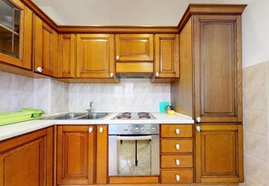 Oven, stovetop, dishwasher, coffee/tea maker - One Bedrom Apartment (Split)