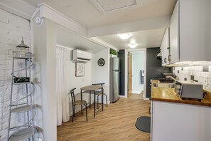 Interior - Work & Play in Walkable Midtown Coeur D'alene! (Coeur d'Alene)