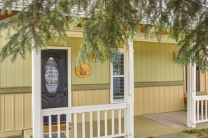 Interior - Work & Play in Walkable Midtown Coeur D'alene! (Coeur d'Alene)