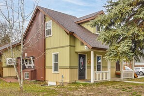 Interior - Work & Play in Walkable Midtown Coeur D'alene! (Coeur d'Alene)
