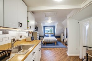 Interior - Work & Play in Walkable Midtown Coeur D'alene! (Coeur d'Alene)