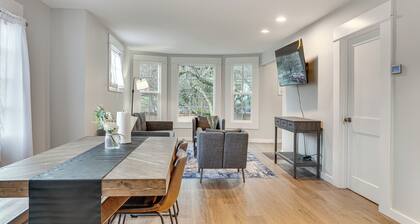 Walk to Lake, Parks & Dining! Madison Park Retreat