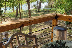 Interior - 2BR Home on River w/ Outdoor Dining Area & Deck (Bandera)