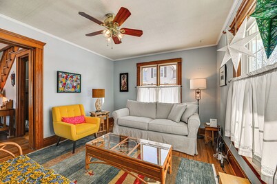 丹斯维尔的迷人家庭住宅，带季节性泳池  