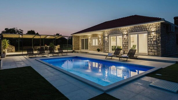 Pool - Two Bedroom Villa with Pool (Vinišće)