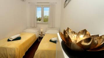 Bügeleisen/Bügelbrett, WLAN, Bettwäsche