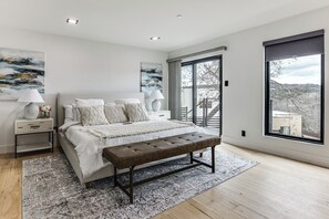 House (4 Bedrooms) | Interior - Luxurious Austin Hideaway! 4,400-sq-ft Estate (Austin)