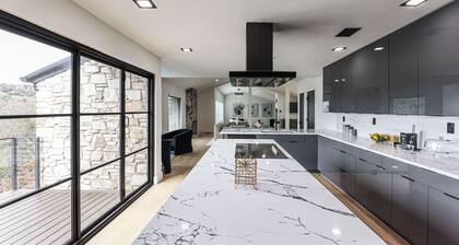 Luxurious Austin Hideaway! 4,400-sq-ft Estate