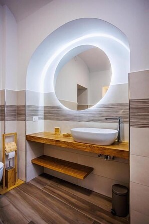 Shower, hair dryer, towels, toilet paper - Residenza Cavour (Napoli)