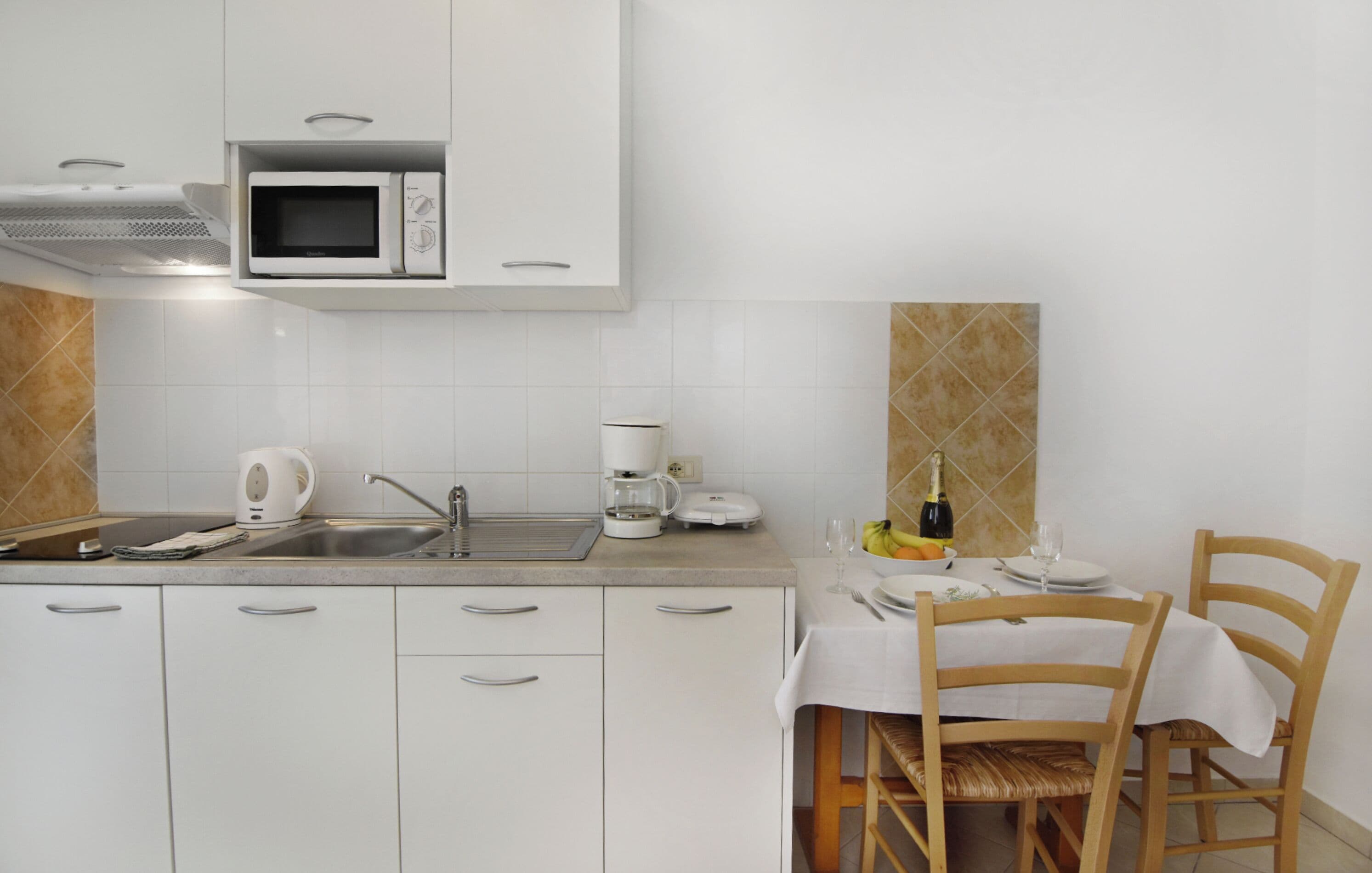 Apartment, 1 Bedroom, Balcony, Garden View | Interior