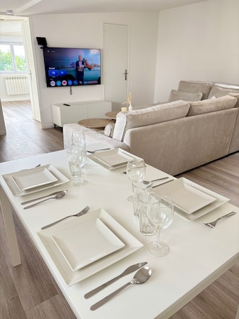Living area. Wonderful 1-bedroom apartment in Villiers-le-Bel perfect for your stay
