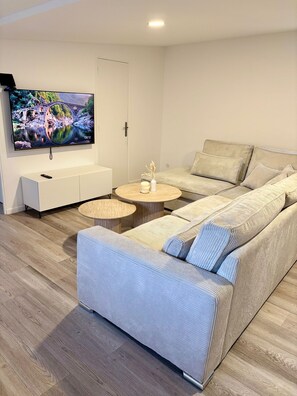 Living area - Wonderful 1-bedroom apartment in Villiers-le-Bel perfect for your stay (Villiers-le-Bel)