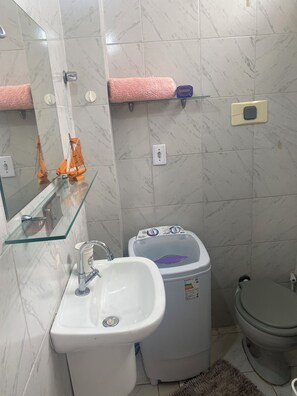 Towels, soap, toilet paper - Carnival… 5 minutes from the subway, Lapa, beaches, Aterro, Sambadrome. (Rio de Janeiro)