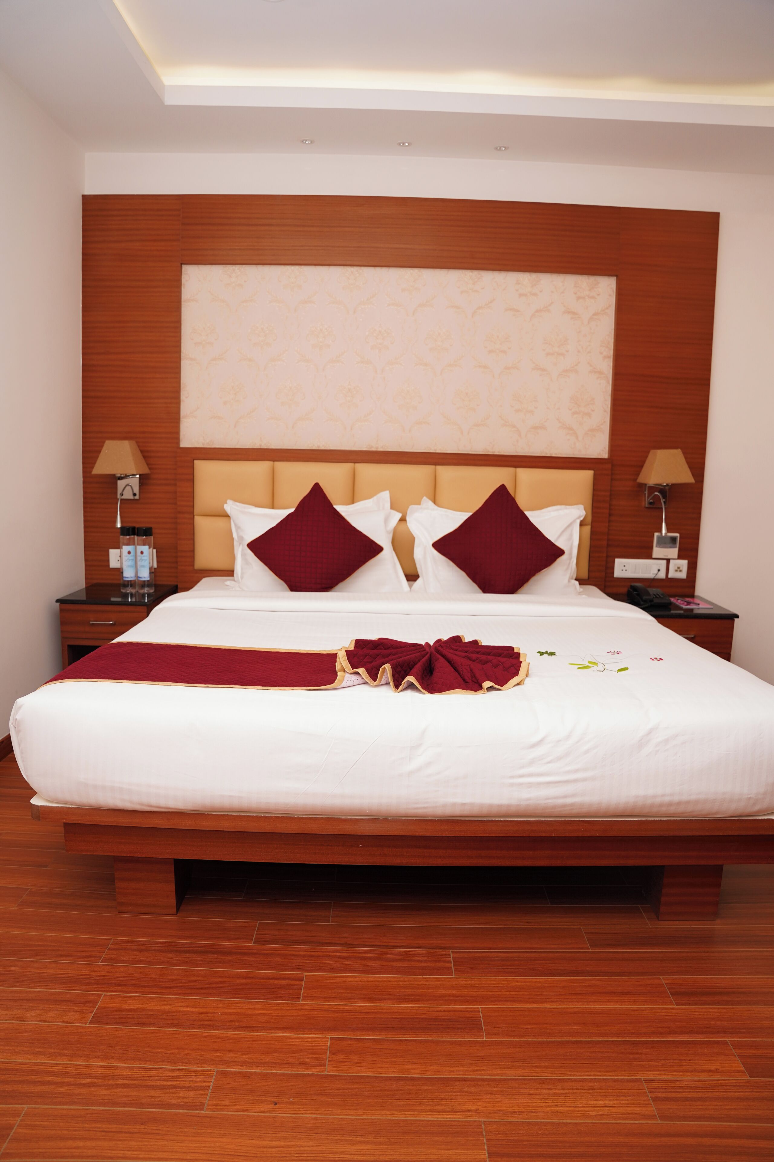 Deluxe Double Room, City View | Desk, free WiFi