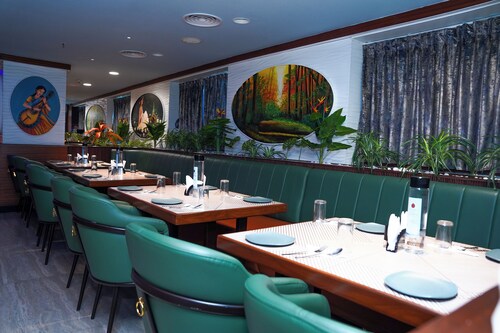 Hotel Sarovars Legacy 