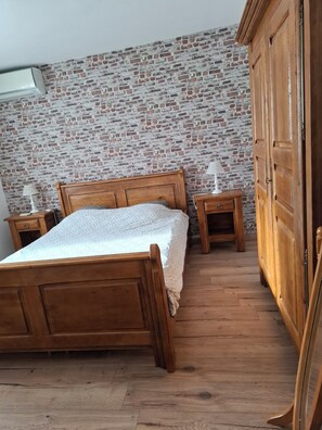 Bügeleisen/Bügelbrett, WLAN, Bettwäsche