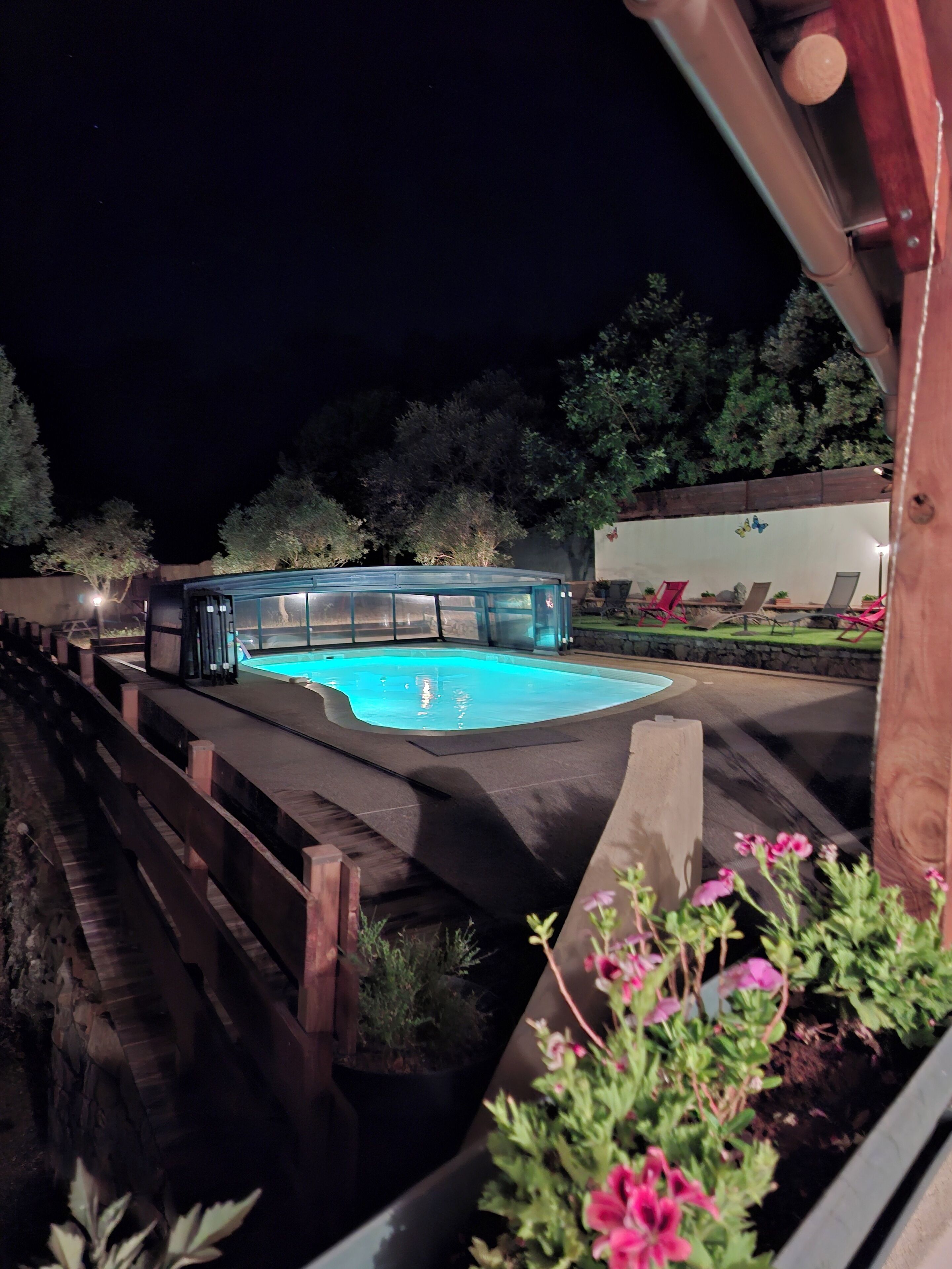 Indoor pool, outdoor pool