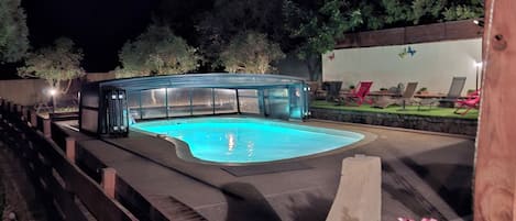 Indoor pool, outdoor pool