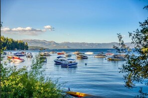 Marina - Awesome North Shore Cabin - Hot Tub, AC & Fire Pit (Tahoe City)
