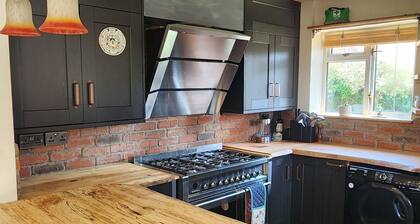 Cosy home off Glastonbury High Street