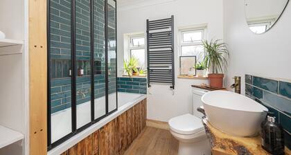Cosy home off Glastonbury High Street