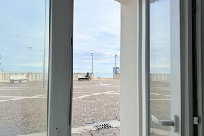 Interni