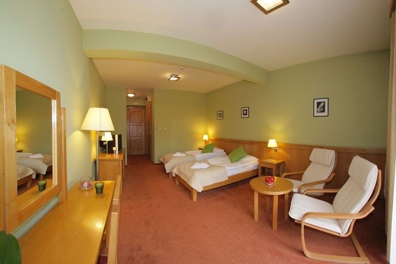 Premium Twin Room | In-room safe, laptop workspace, free WiFi, bed sheets