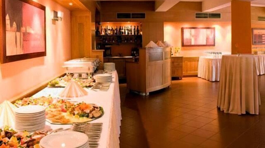 Hotel Restaurant Gondűző