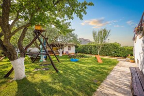 Children’s area - Family Apartment Stinjan with Garden View (Štinjan)