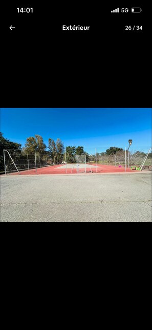 Sports court - Vrbo Property (Biguglia)