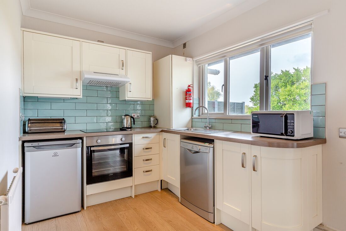 Luxury Cottage, Garden View | Private kitchen