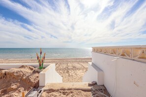 On the beach - Casa Puesta del Sol: 3  BR, 3  BA House in Puerto Peñasco, Sleeps 6 (Puerto Peñasco)