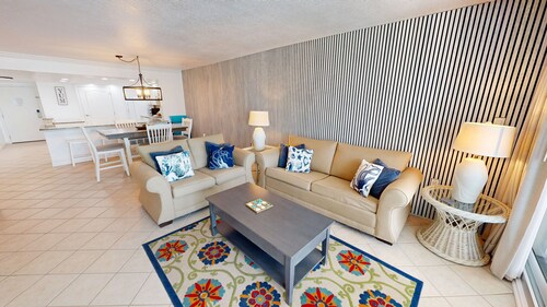 Shoreline Towers 2085 2 Bedroom Condo