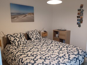 Iron/ironing board, internet, bed sheets - QUIET ROOM (Soubran)