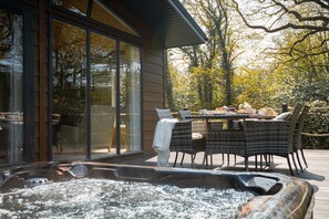 Outdoor dining - Landal Clowance (Camborne)