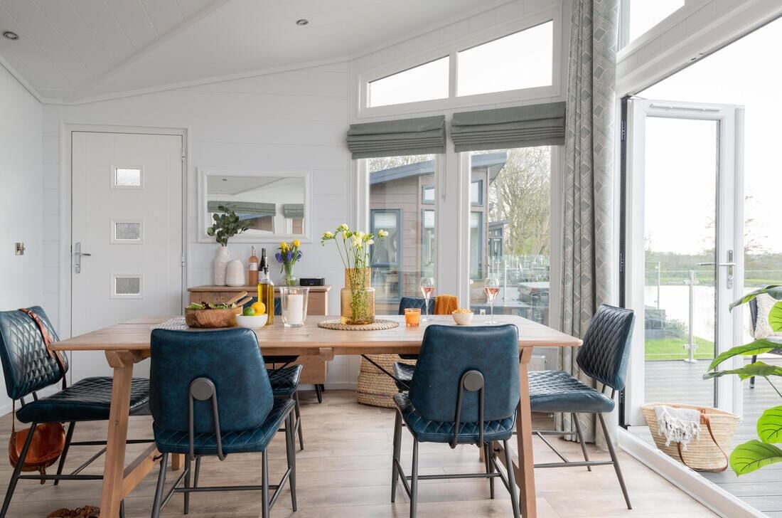 Luxury Cabin, Lake View | Dining