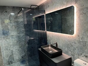Hair dryer, towels, soap, toilet paper - Modern New Apartment Near the Sea. Fabulous and breathtaking. (Dobrota)